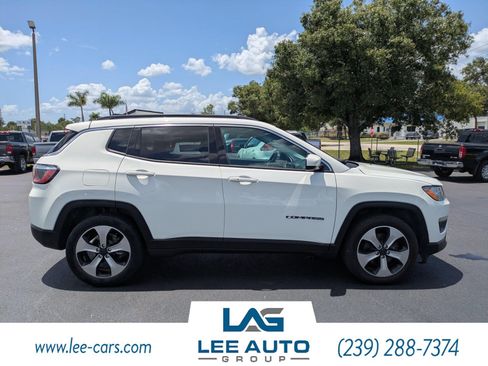 Used 2018 Jeep Compass Latitude w/ Popular Equipment Group FWD image 2
