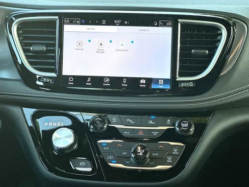 New 2026 Chrysler Pacifica Select FWD image 26