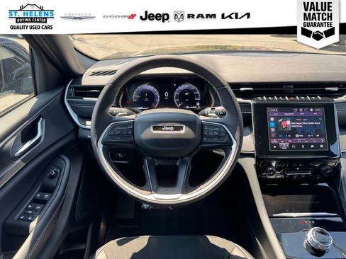 Certified 2025 Jeep Grand Cherokee Altitude AWD/4WD image 22