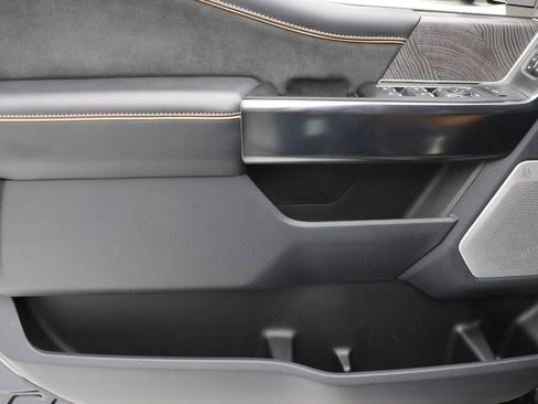 Used 2024 Ford F450 Platinum image 27