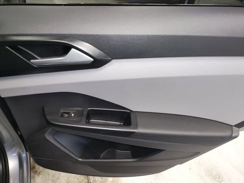 Used 2022 Volkswagen Taos SE image 14