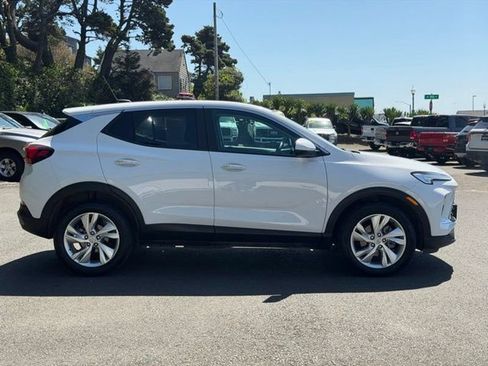 Used 2024 Buick Encore GX Preferred FWD image 5