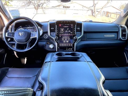 Used 2019 RAM 1500 Laramie image 18