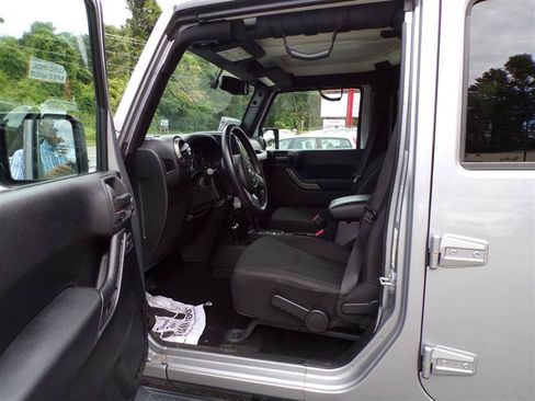 Used 2015 Jeep Wrangler Unlimited Sport w/ Quick Order Package 24S AWD/4WD image 14