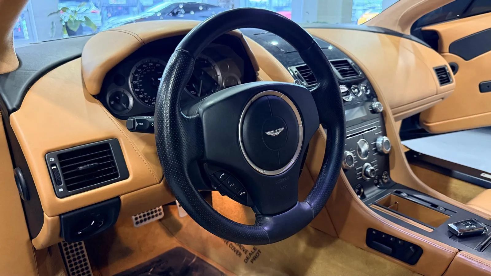 Used 2012 Aston Martin V8 Vantage Coupe RWD image 11