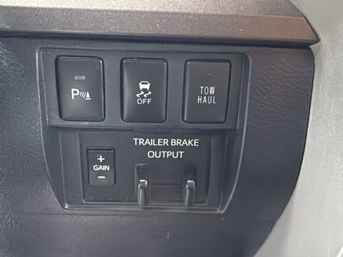 Used 2019 Toyota Tundra SR5 w/ TRD Off Road Package image 27