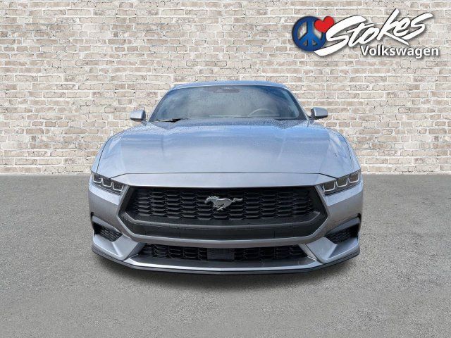 Used 2025 Ford Mustang Coupe RWD image 9