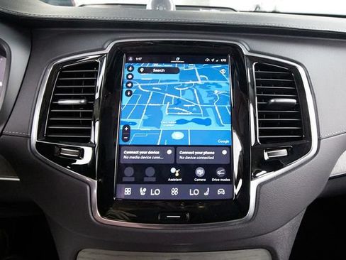 Used 2023 Volvo XC90 B6 Ultimate w/ Lounge Package AWD/4WD image 16
