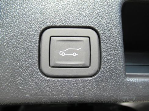 Used 2026 Chevrolet Equinox RS w/ Safety and Technology Package FWD image 39