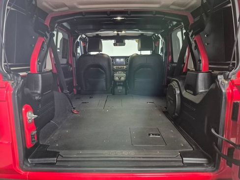 Used 2019 Jeep Wrangler Unlimited Sahara w/ Quick Order Package 24M Moab AWD/4WD image 14