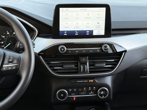 Used 2020 Ford Escape SE image 18