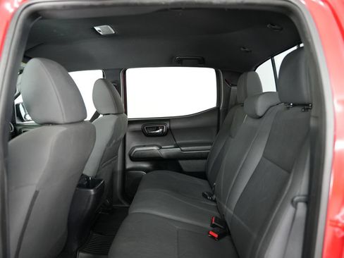 Used 2017 Toyota Tacoma TRD Sport w/ Tow Package (A/T) AWD/4WD image 37
