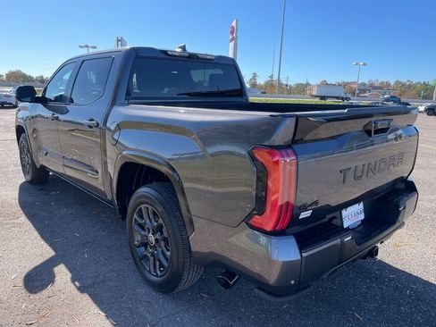 Used 2024 Toyota Tundra Platinum image 5