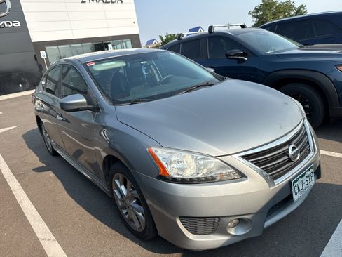 Used 2013 Nissan Sentra SR w/ Premium Pkg FWD image 2