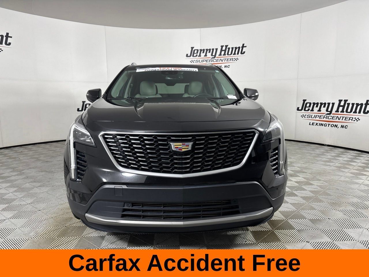 Used 2023 Cadillac XT4 Premium Luxury w/ Technology Package FWD image 3