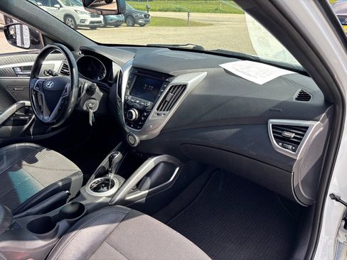 Used 2016 Hyundai Veloster w/ Option Group 02 FWD image 21