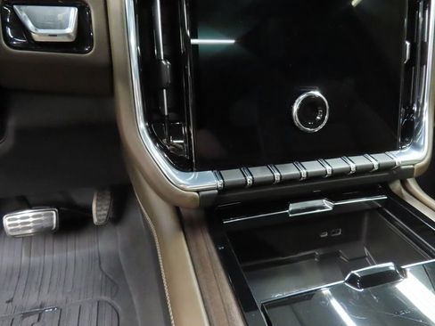 Used 2025 GMC Yukon XL Denali Ultimate AWD/4WD image 68