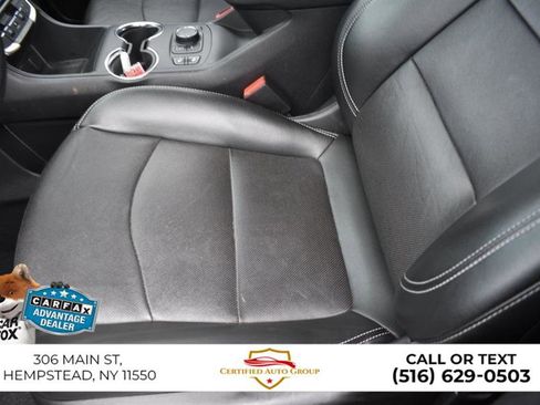 Used 2023 GMC Terrain SLT image 25