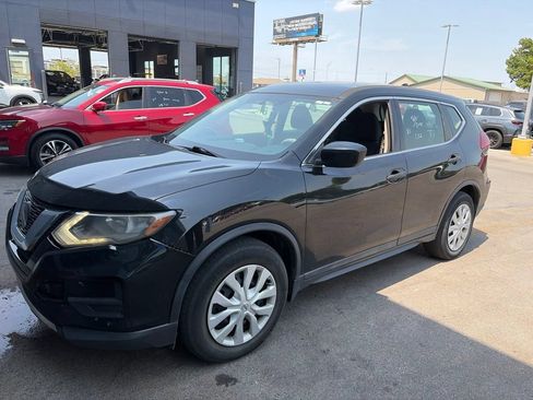 Used 2018 Nissan Rogue S FWD image 1