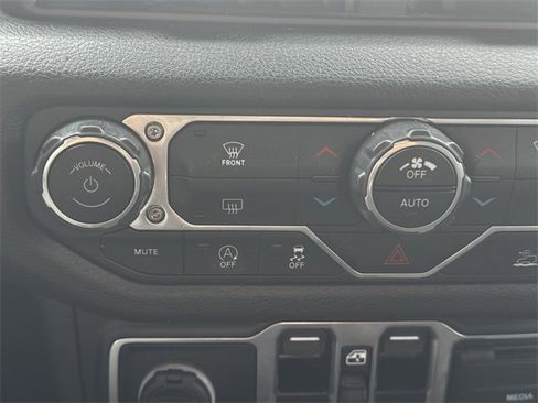 Certified 2024 Jeep Gladiator Sport image 35