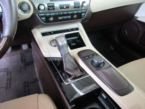 Used 2016 Lexus ES 350 w/ Premium Package w/Wood Trim FWD image 20