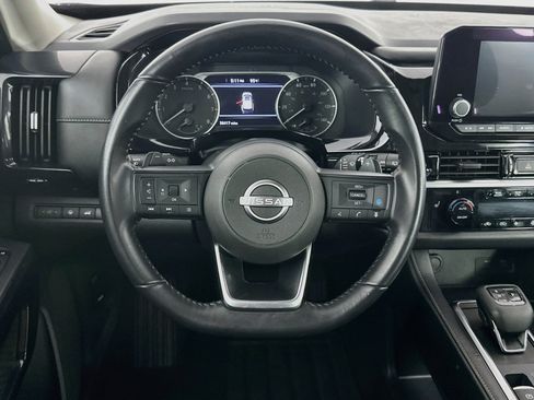 Used 2025 Nissan Pathfinder SV AWD/4WD image 18