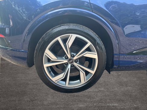 Used 2025 Audi Q4 e-tron Premium Plus image 37