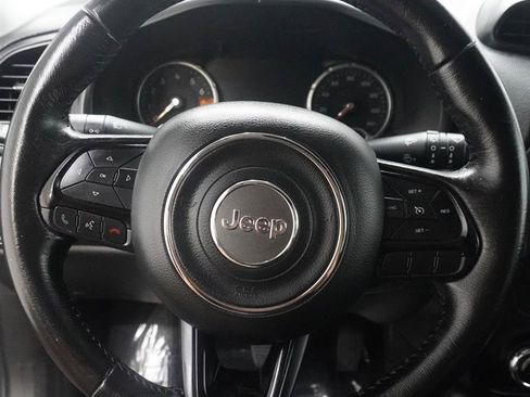 Used 2017 Jeep Renegade Altitude AWD/4WD image 12