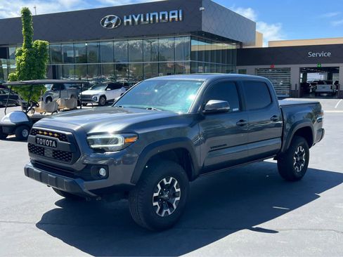 Used 2022 Toyota Tacoma TRD Off-Road w/ TRD Premium Off Road Package AWD/4WD image 1