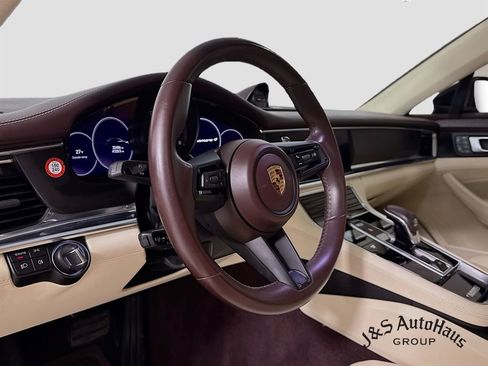 Used 2023 Porsche Panamera 4 Platinum Edition image 9