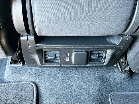 Used 2022 Chevrolet Silverado 1500 LT AWD/4WD image 24