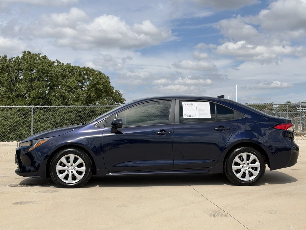Used 2026 Toyota Corolla LE FWD image 3