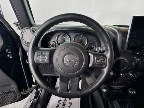 Used 2018 Jeep Wrangler Sport AWD/4WD image 13