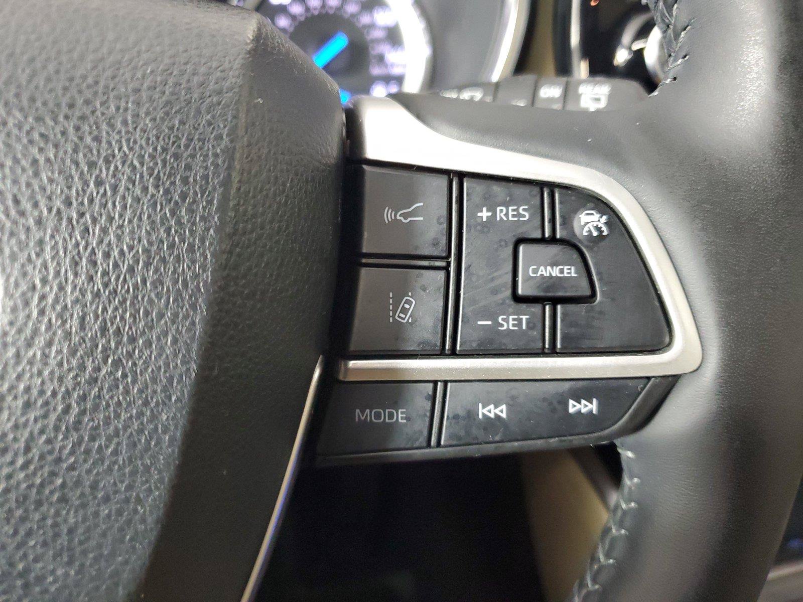 Used 2022 Toyota Highlander Platinum AWD/4WD image 27