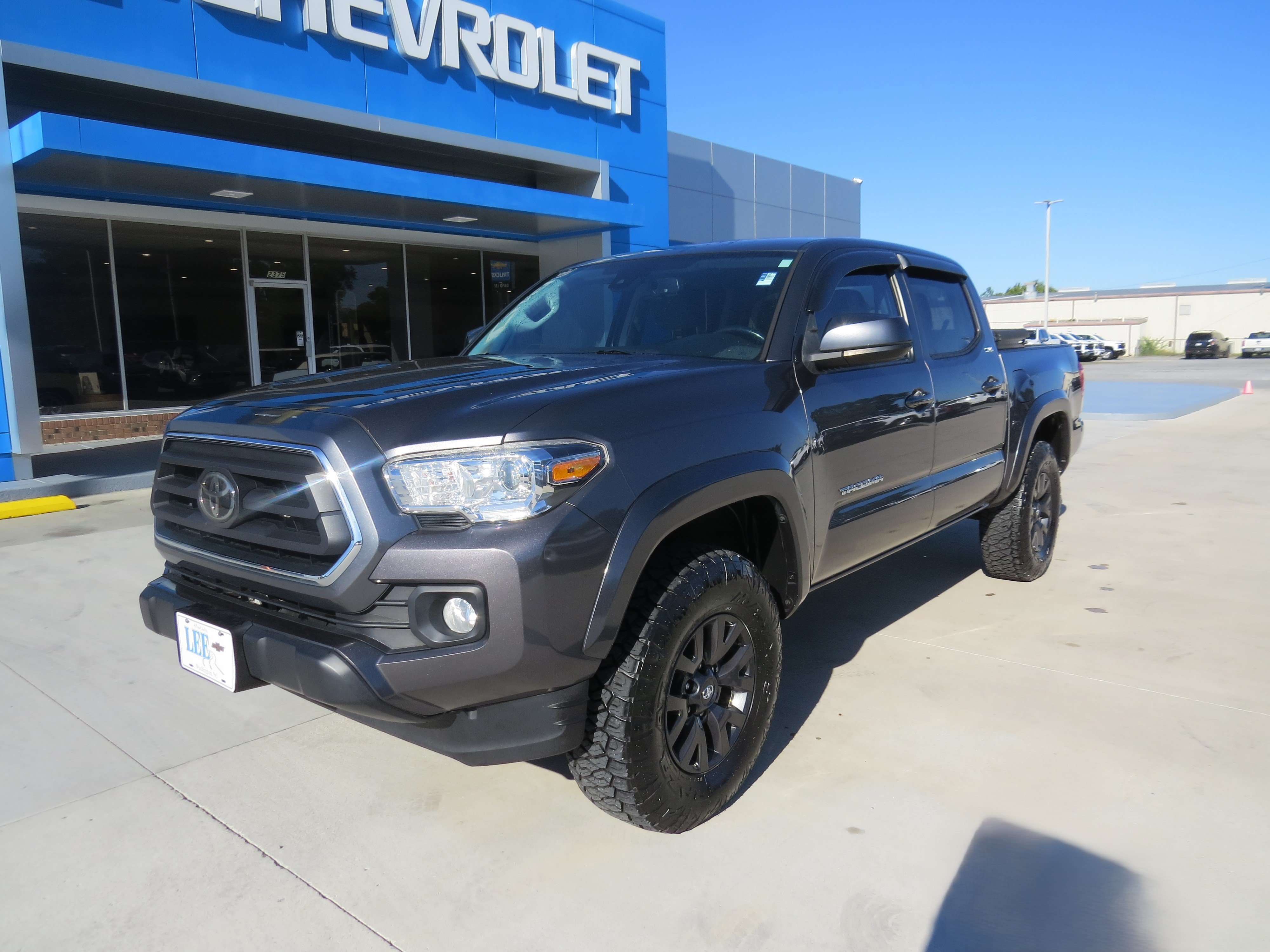 Used 2021 Toyota Tacoma SR5 AWD/4WD image 1
