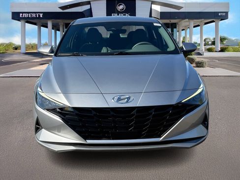 Used 2022 Hyundai Elantra SEL w/ Convenience Package image 4