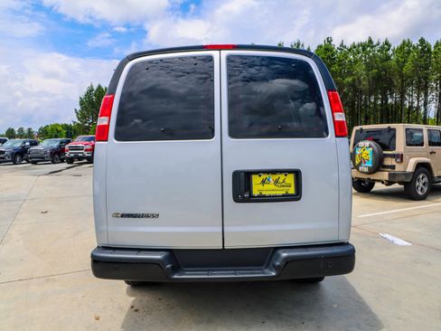 Used 2024 Chevrolet Express 2500 w/ Driver Convenience Package RWD image 5