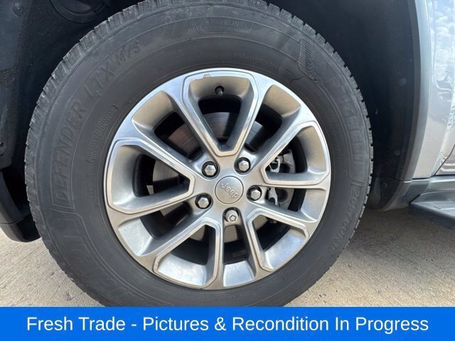 Used 2015 Jeep Grand Cherokee Limited w/ Trailer Tow Group IV AWD/4WD image 9