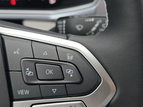New 2026 Volkswagen Taos SE FWD image 24