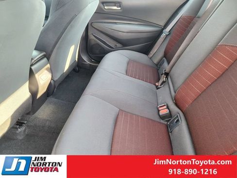 Used 2025 Toyota Corolla SE w/ SE Premium Package FWD image 31