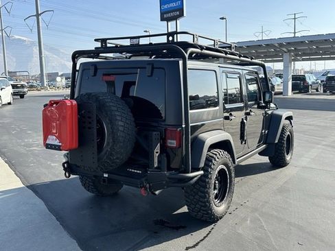 Used 2016 Jeep Wrangler Unlimited Rubicon w/ Connectivity Group image 27