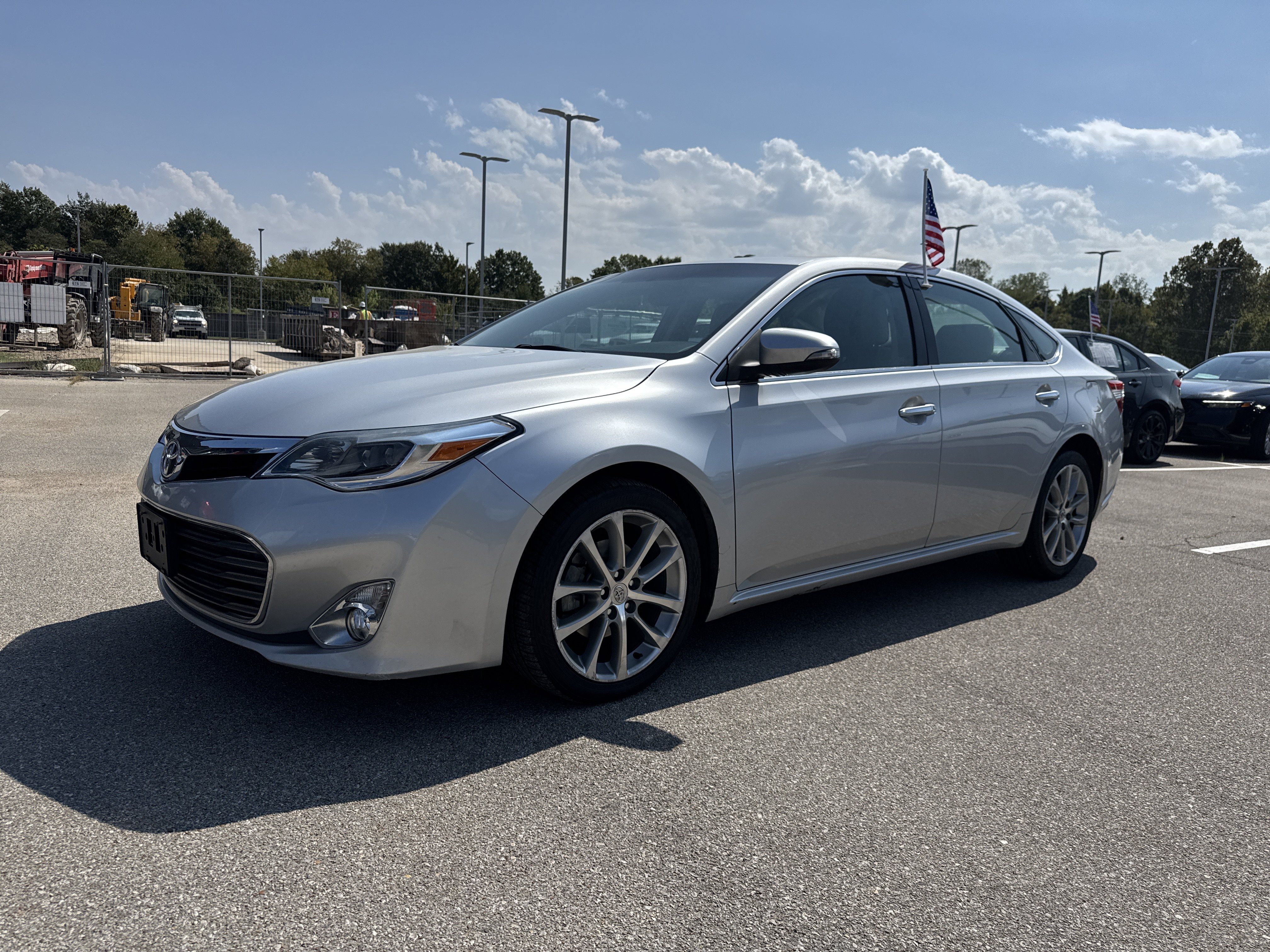 Used 2014 Toyota Avalon XLE Touring FWD image 7