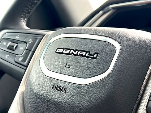 Used 2024 GMC Sierra 2500 Denali AWD/4WD image 32