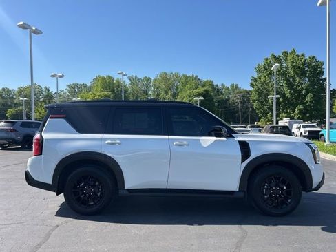 Used 2025 Nissan Armada PRO-4X image 5