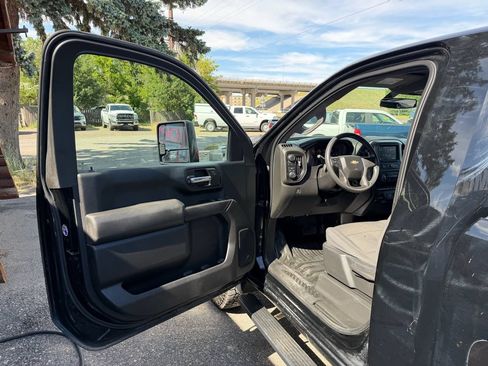 Used 2020 Chevrolet Silverado 2500 W/T AWD/4WD image 5