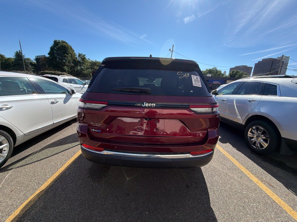 Used 2023 Jeep Grand Cherokee 4WD 4xe image 7