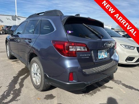 Used 2017 Subaru Outback 2.5i Premium image 2
