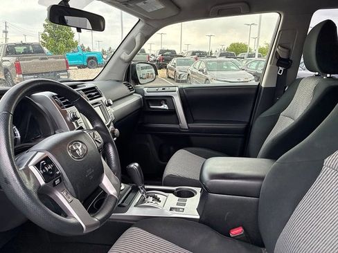 Used 2018 Toyota 4Runner SR5 AWD/4WD image 22