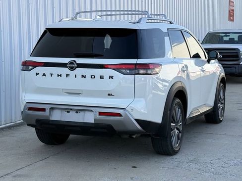 Used 2024 Nissan Pathfinder SL w/ SL Premium Package image 4