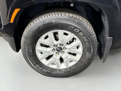 Used 2023 Nissan Frontier SV w/ Technology Package RWD image 38
